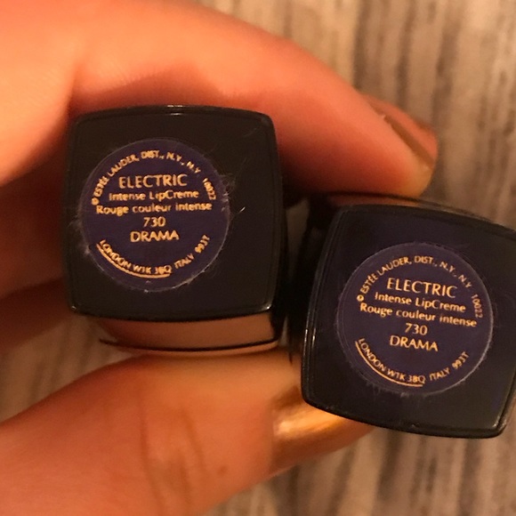 2 Estée Lauder Lipstick In DRAMA - Picture 2 of 2